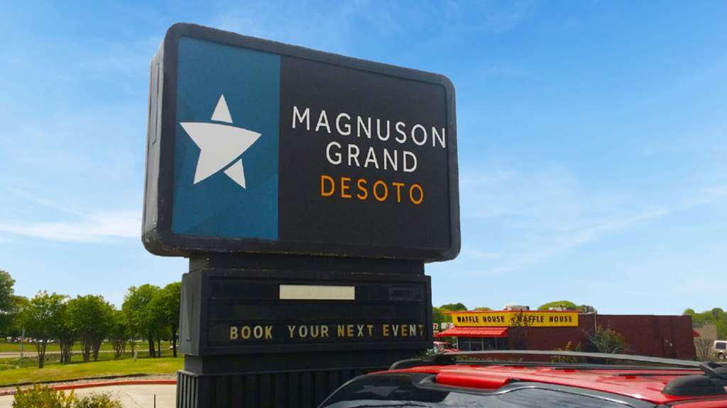 Magnuson Grand Desoto Hotel Luaran gambar